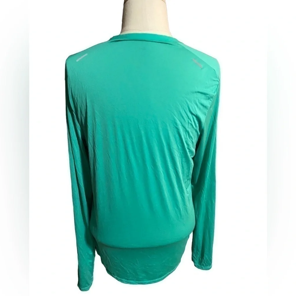 𝅺nike Dry Fit Top - Picture 2 of 4